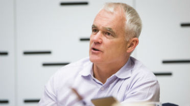 Simon Moutter-372x209.jpg