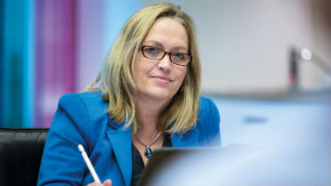 Alison Barrass-372x209.jpg